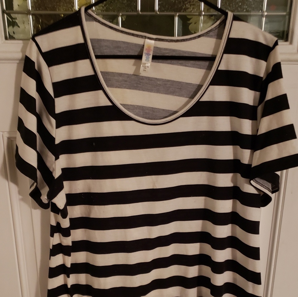 Lularoe top